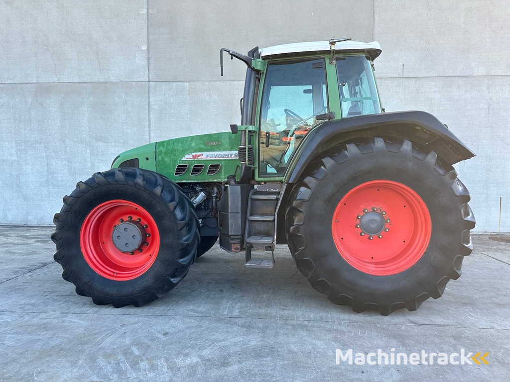 Fendt - 2002 - 926 - Four-wheel drive agricultural tractor