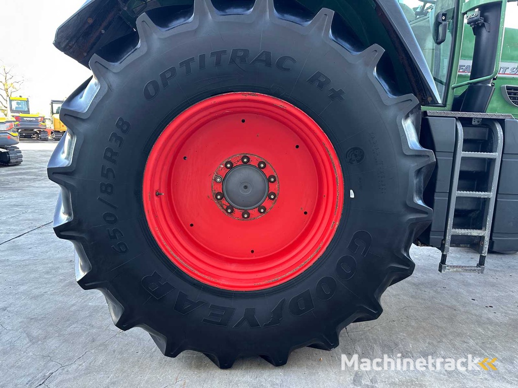 Fendt - 2002 - 926 - Four-wheel drive agricultural tractor