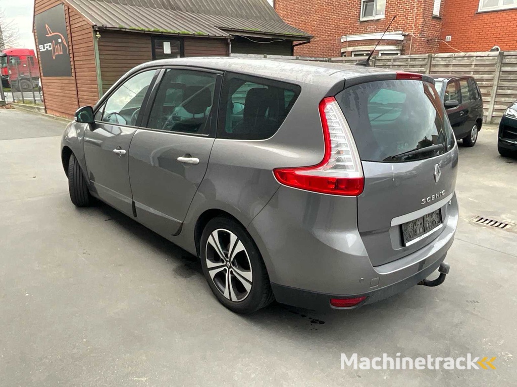 2011 Renault Megane Scenic Passenger Car