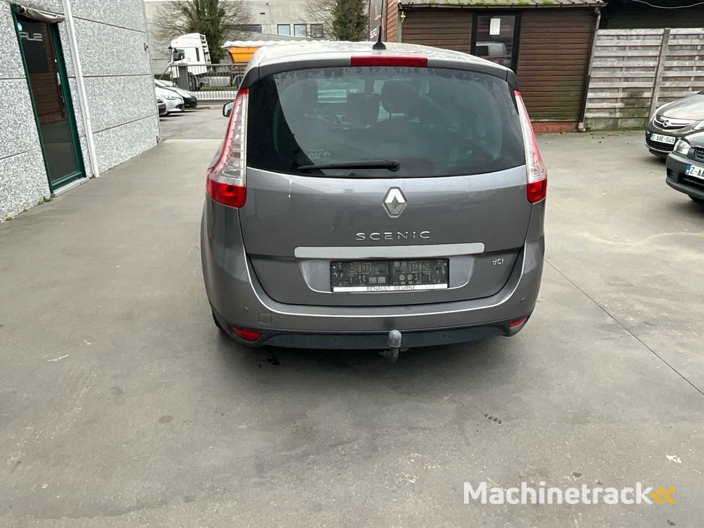 2011 Renault Megane Scenic Passenger Car