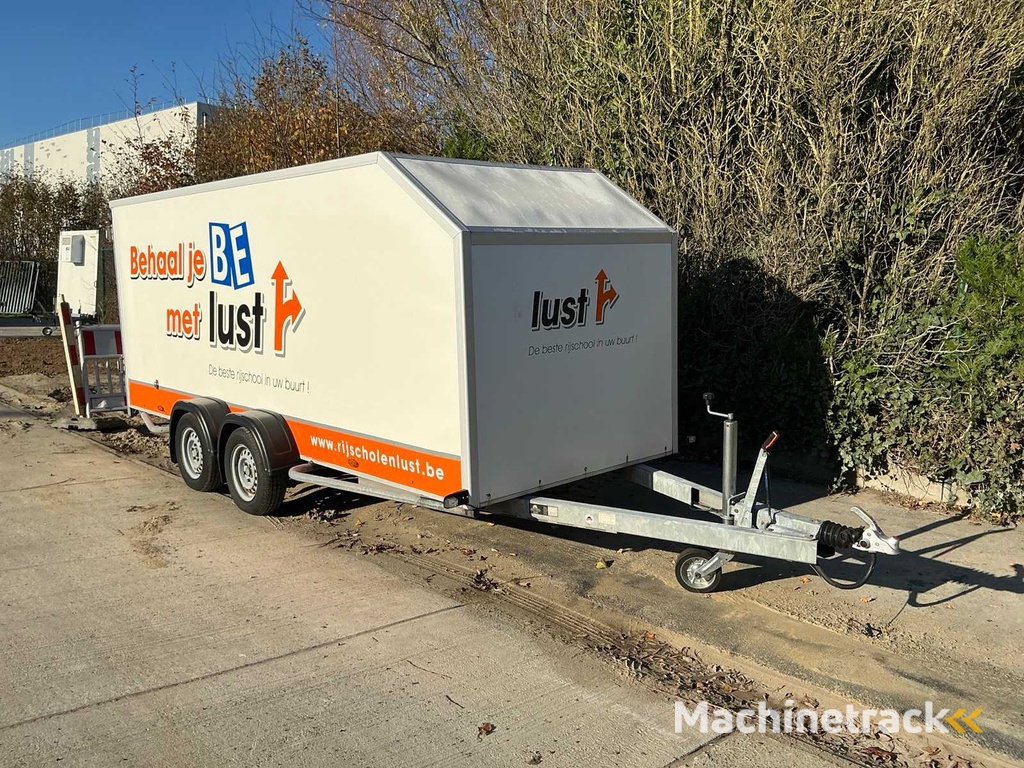 2017 Tack V26V Closed Trailer