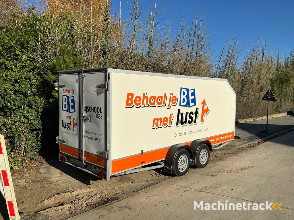 2017 Tack V26V Closed Trailer