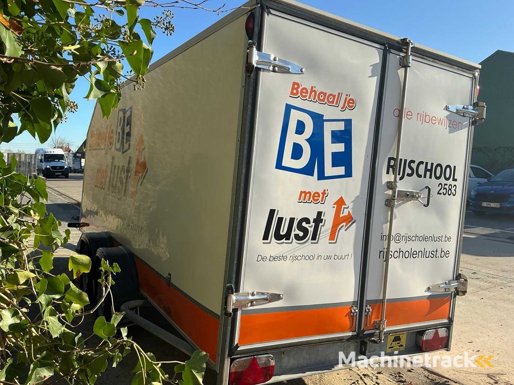 2017 Tack V26V Closed Trailer