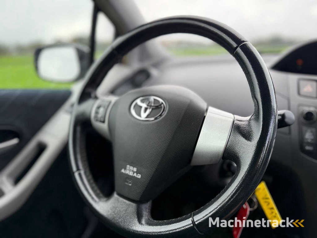 Toyota - 2007 - Yaris - 1.3 VVTi Sol - 82-XL-GX