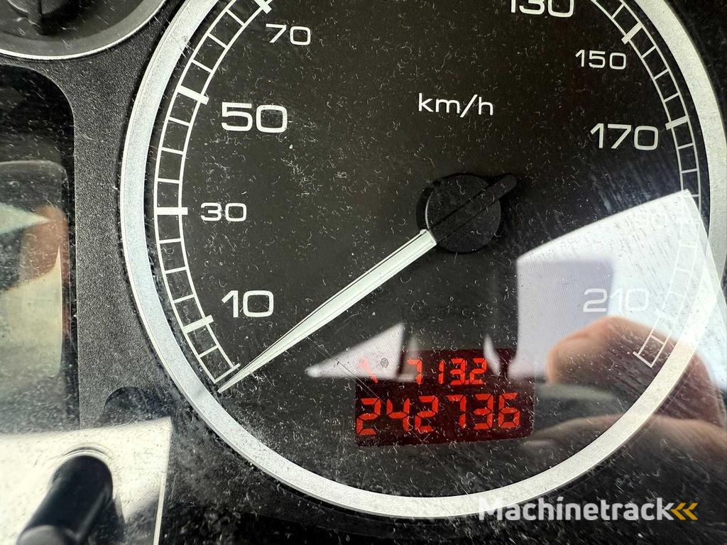 Peugeot - 2005 - 307 - 1.6-16V XS Premium - 99-PZ-FP