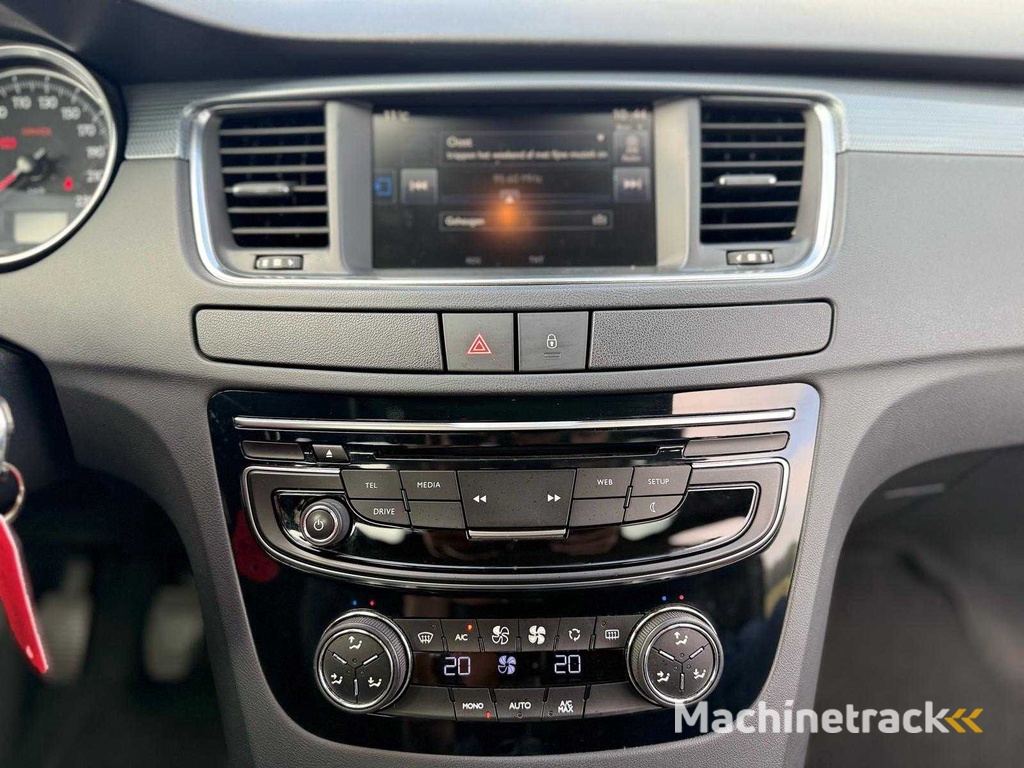 Peugeot - 2015 - 508 SW - 1.6 e-THP Blau L.Pr. - J-921-RZ