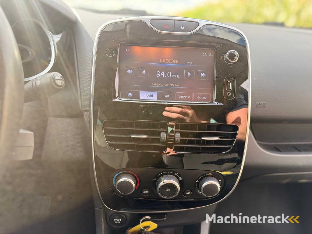 Renault - 2015 - Clio - 0.9 TCe Night&amp;Day - GS-162-Z