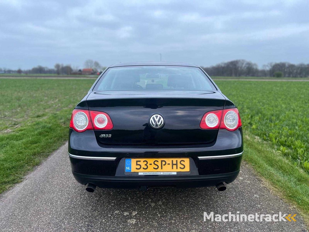 Volkswagen - Passat - 3.2 V6 Highline 4M - PKW - 2006