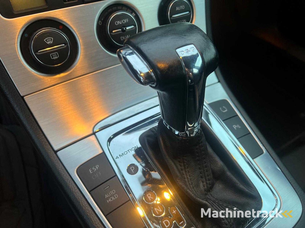 Volkswagen - Passat - 3.2 V6 Highline 4M - PKW - 2006