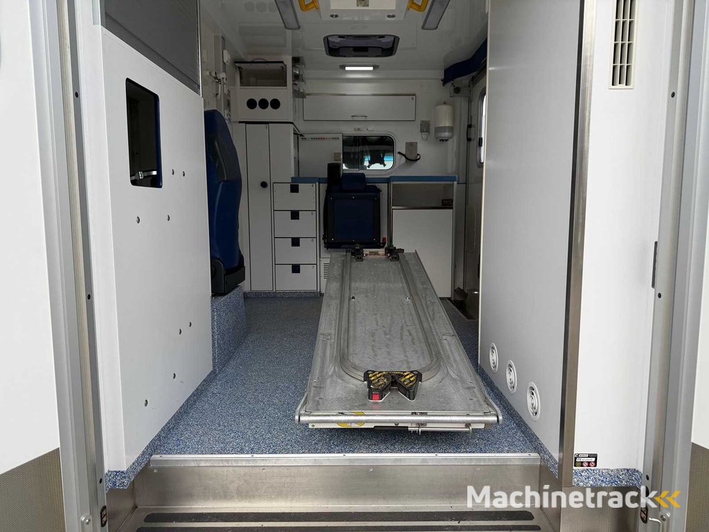 MERCEDES - 2018 - SPRINTER - Ambulance