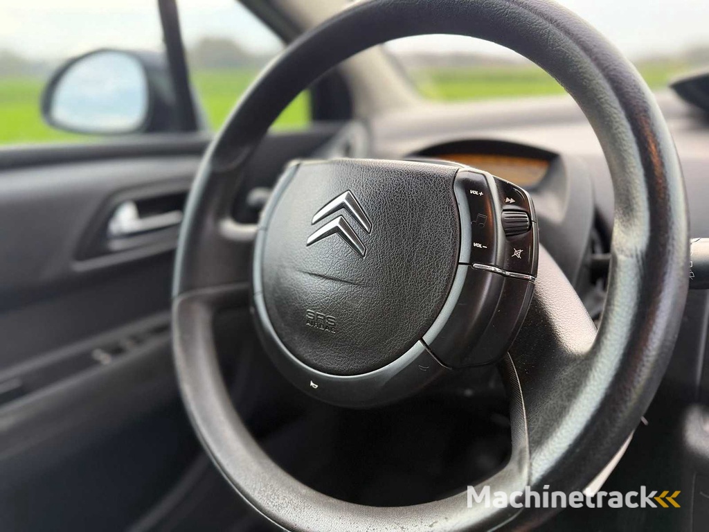 Citroen - 2006 - C4 - 1.6-16V Image - 32-TK-HZ