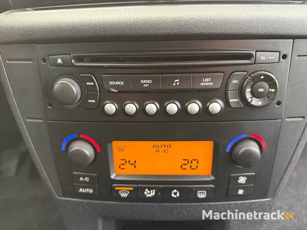 Citroen - 2006 - C4 - 1.6-16V Image - 32-TK-HZ