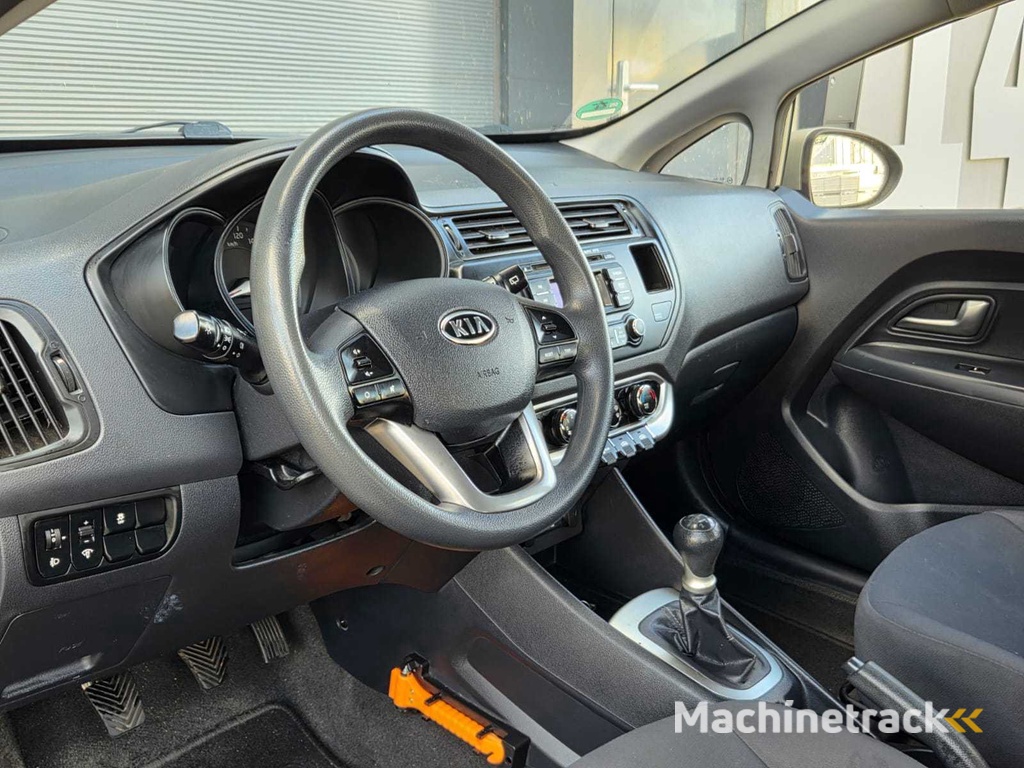 Kia - 2012 - Rio - 1.2 CVVT - 5-XSL-13