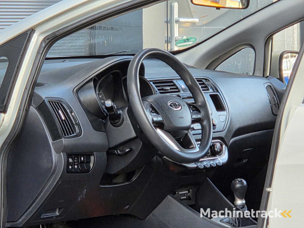 Kia - 2012 - Rio - 1.2 CVVT - 5-XSL-13
