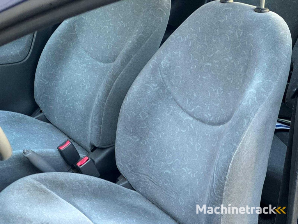 Toyota - 2000 - Yaris - 1.3-16V VVT-i Sol - 17-FR-VH