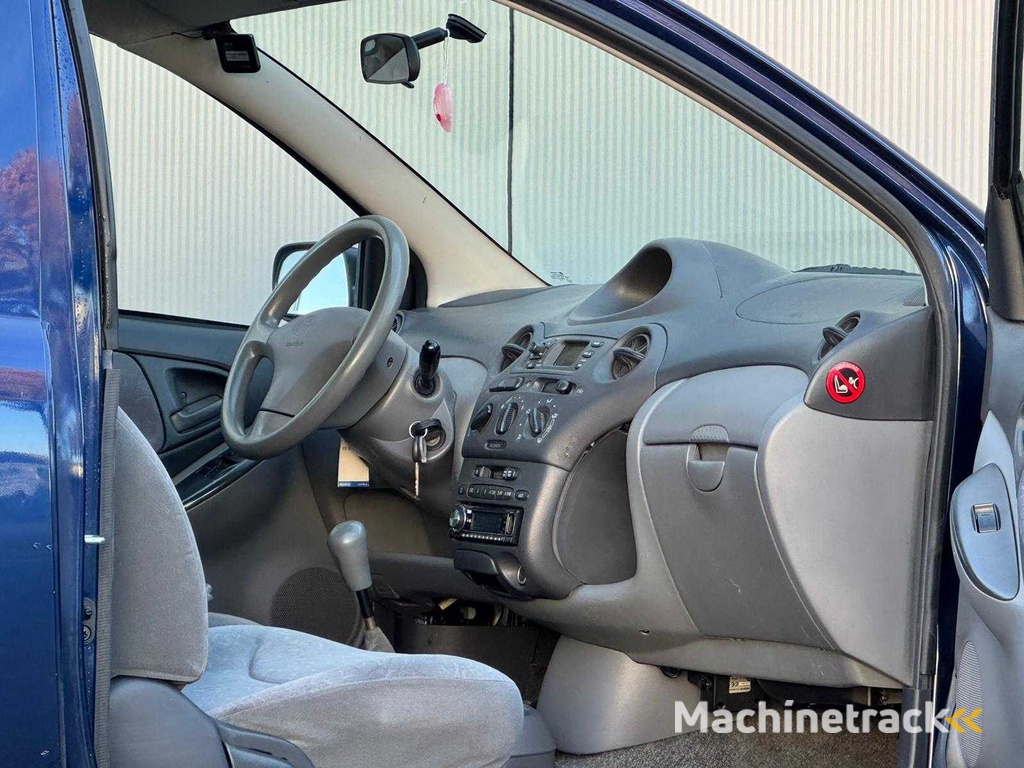 Toyota - 2000 - Yaris - 1.3-16V VVT-i Sol - 17-FR-VH