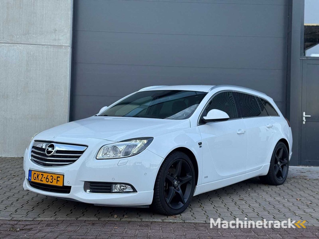 Opel - 2012 - Insignia Sports Tourer - 2.0 T Cosmo - GKZ-63-F