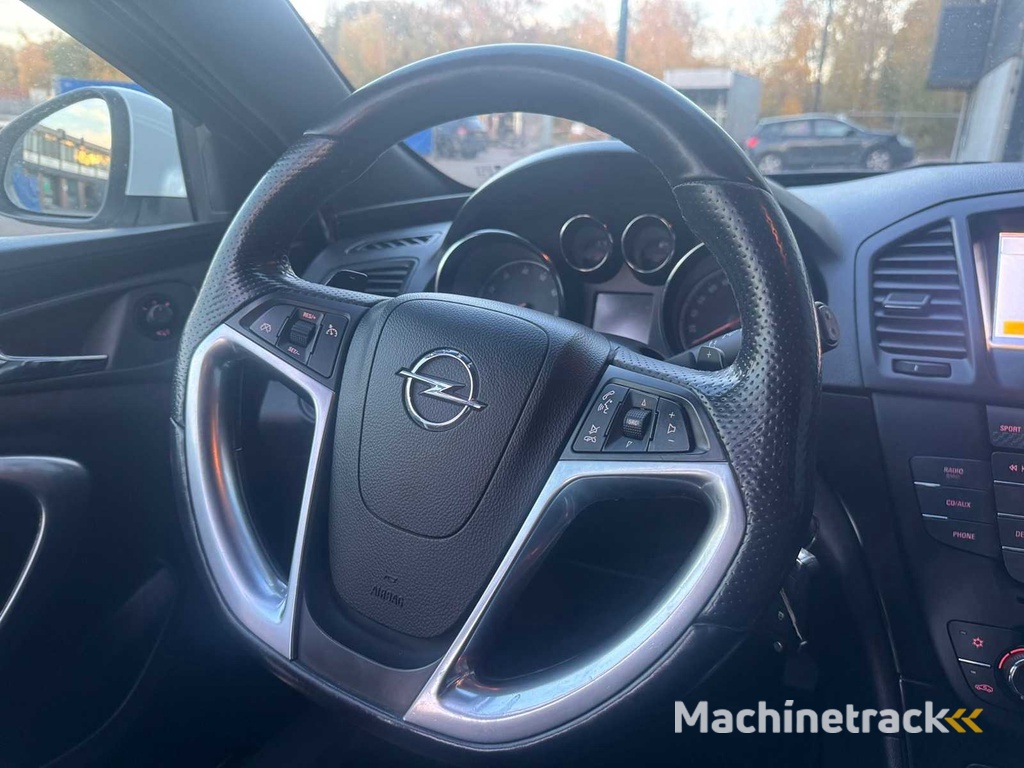 Opel - 2012 - Insignia Sports Tourer - 2.0 T Cosmo - GKZ-63-F