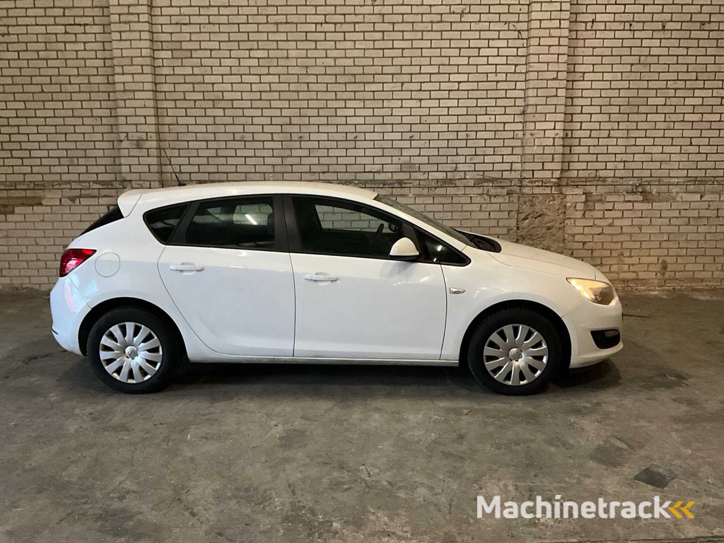 Opel Astra 210073KM Jahr: 2012