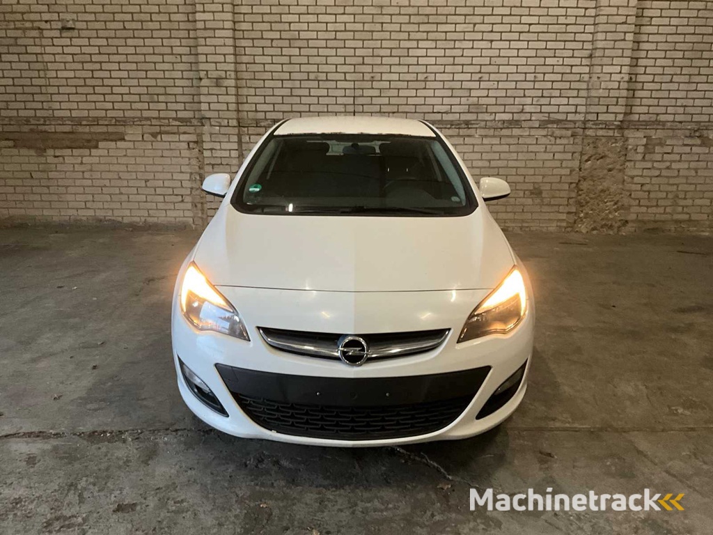 Opel Astra 210073KM Jahr: 2012