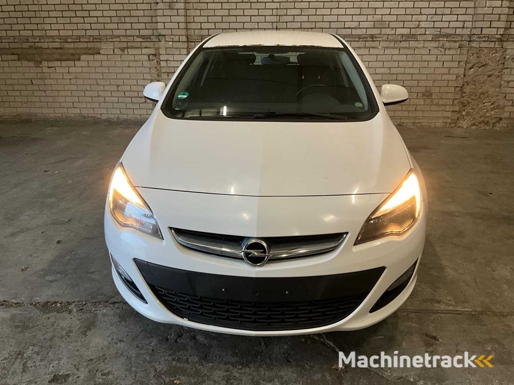 Opel Astra 210073KM Jahr: 2012