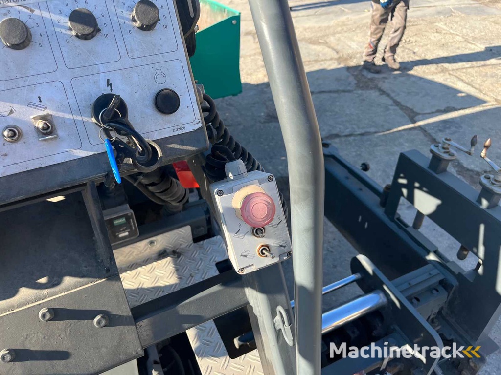 VÖGELE - SUPER 800 - Asfalteermachine - 2008