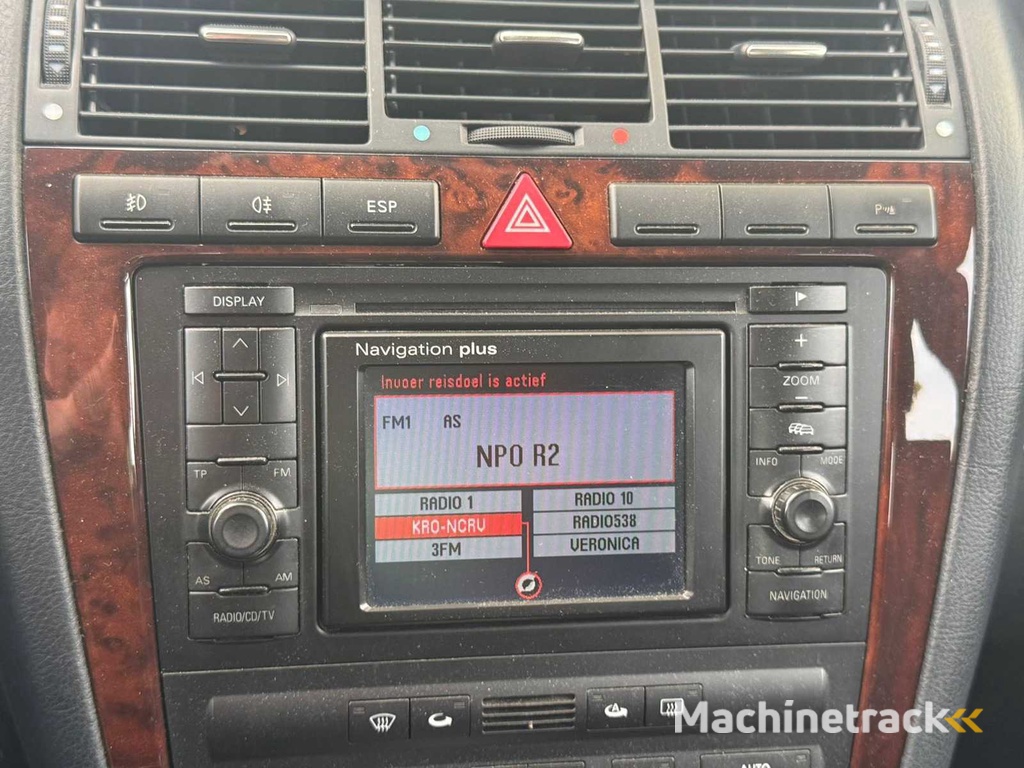 Audi - 2001 - A8 - 3.7 5V quattro - 15-PG-NN