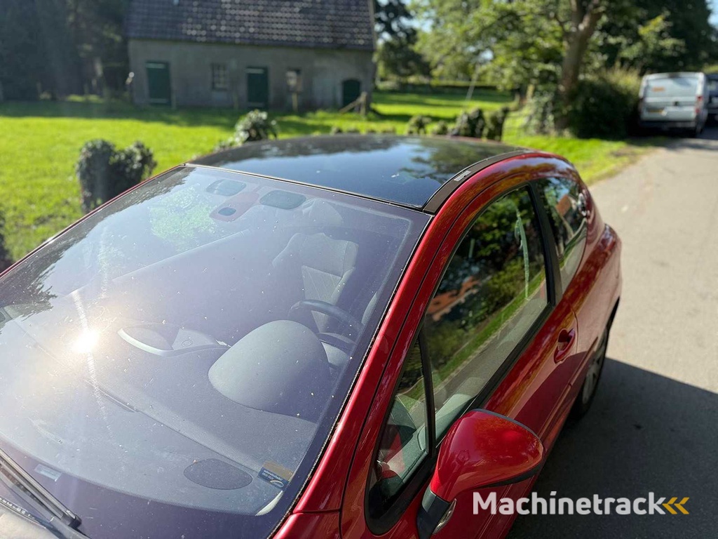 Peugeot - 2008 - 207 - 1.6 VTi XS Paket - 02-GJD-7