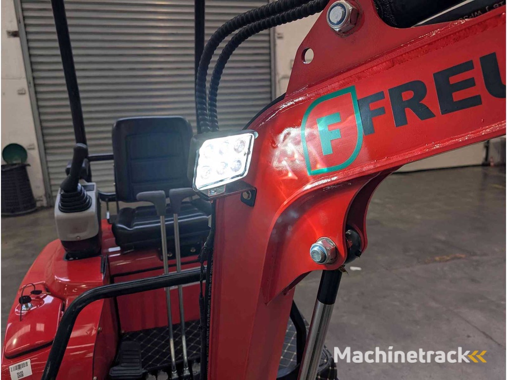 FREUTEK EKN0015 Heavy Duty Diesel Mini-Excavator 8,6 kW