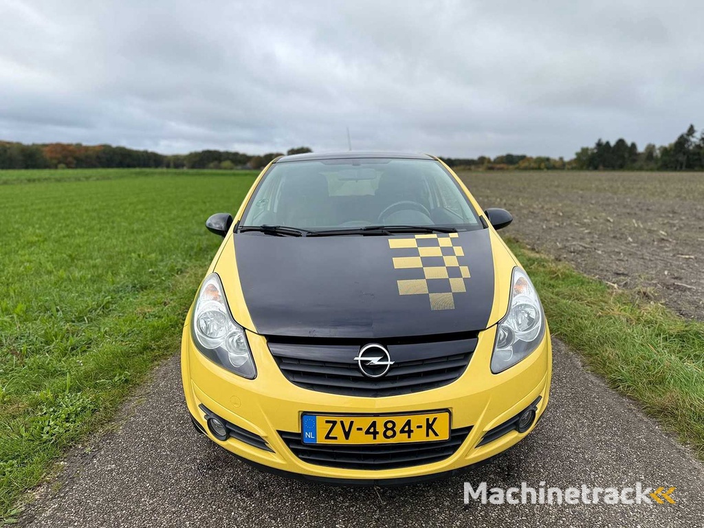 Opel - 2010 - Corsa - 1.4-16V Cosmo - ZV-484-K