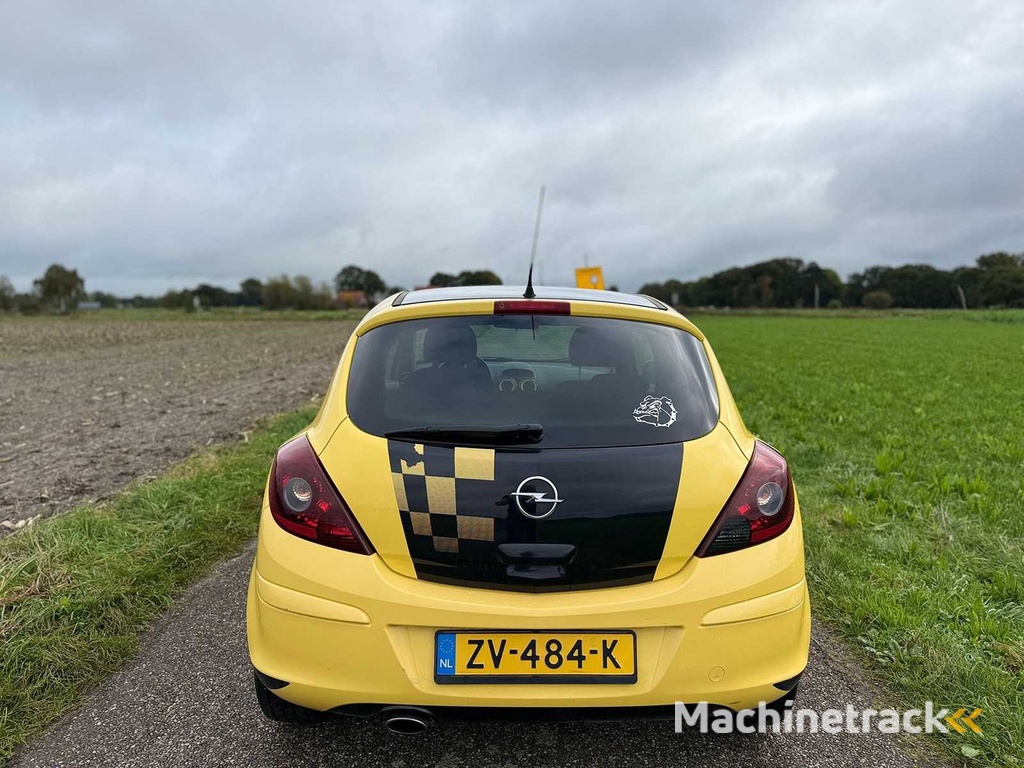 Opel - 2010 - Corsa - 1.4-16V Cosmo - ZV-484-K