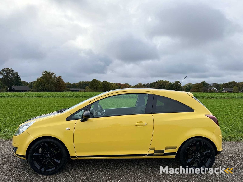 Opel - 2010 - Corsa - 1.4-16V Cosmo - ZV-484-K