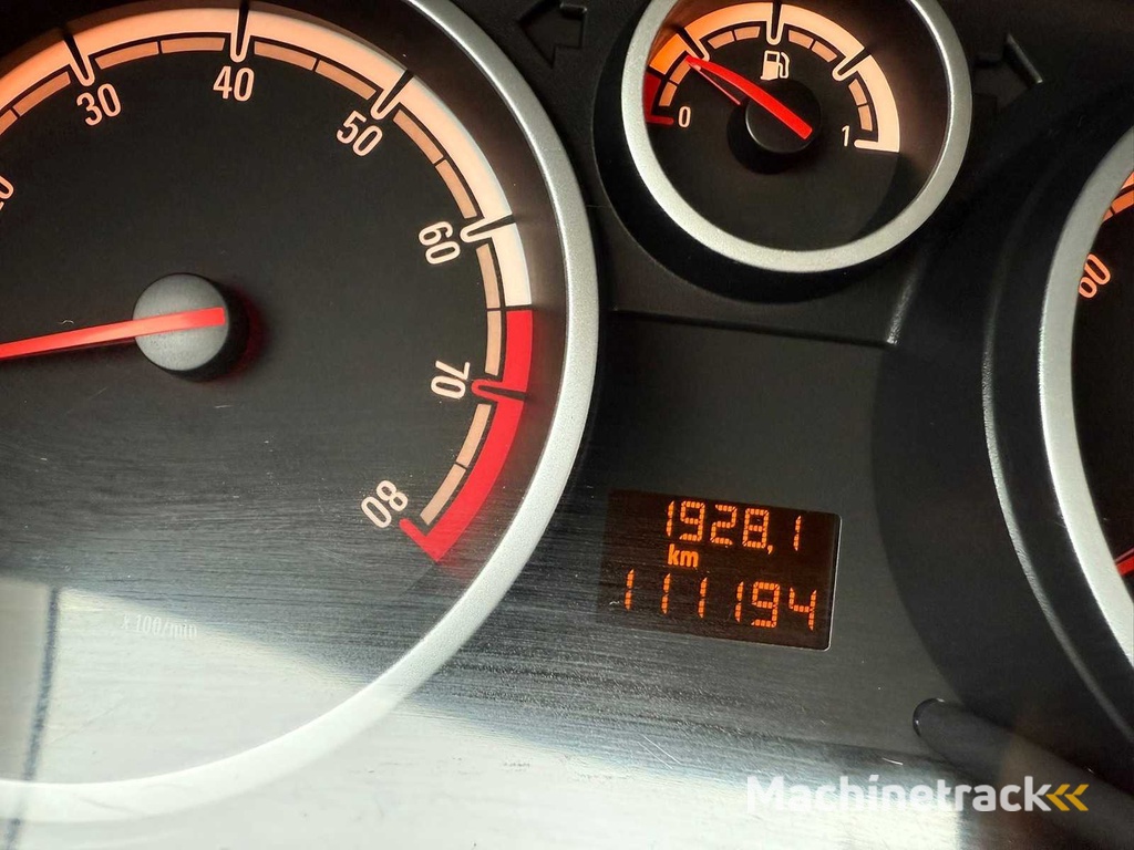 Opel - 2010 - Corsa - 1.4-16V Cosmo - ZV-484-K