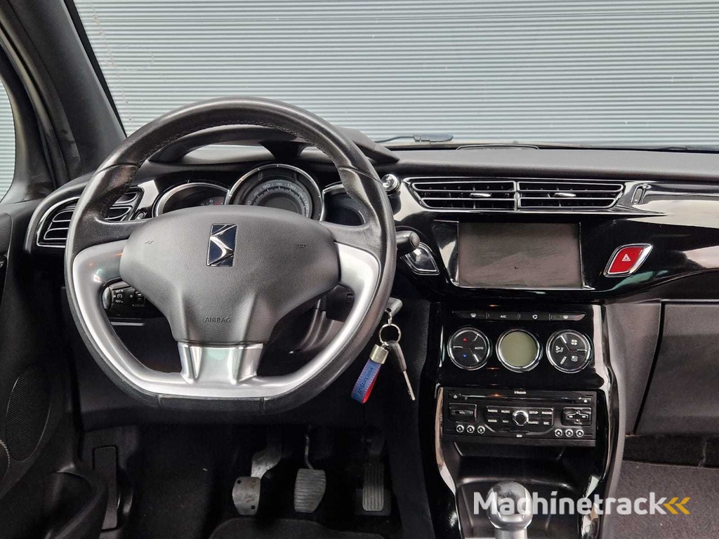 Citroen - 2010 - DS3 - 1.6 So Chic - 76-LKZ-4