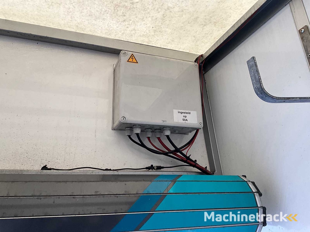 Iveco 50-C17 Glas-LKW mit Werkstattausrüstung und Glasträgern (elektrisch abschließbar) 185996km Baujahr: 2016, 34-BHD-8