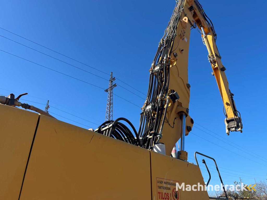 LIEBHERR - R944 BVHHD - Tracked Excavator