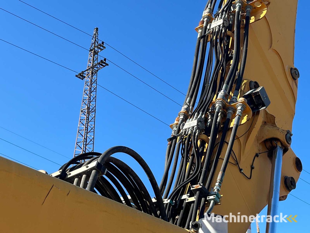 LIEBHERR - R944 BVHHD - Tracked Excavator