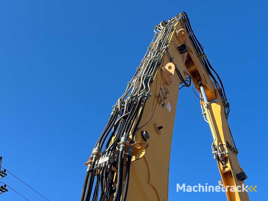 LIEBHERR - R944 BVHHD - Tracked Excavator