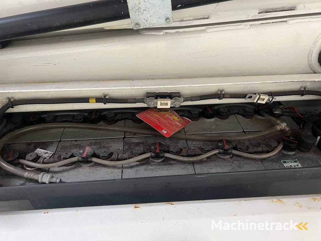 PB - S171-16 E - Hoogwerker bj 2015 met werkhoogte 17,3M