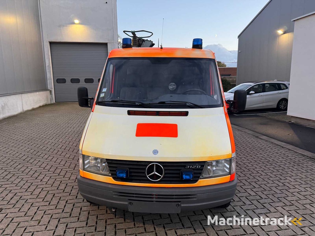 MERCEDES - 2000 - 312 D - Feuerwehrauto