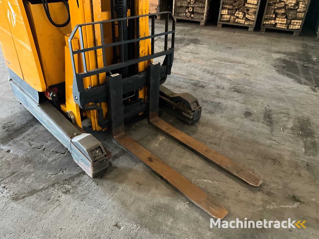 Jungheinrich - 2003 - ETV214 - Reach truck
