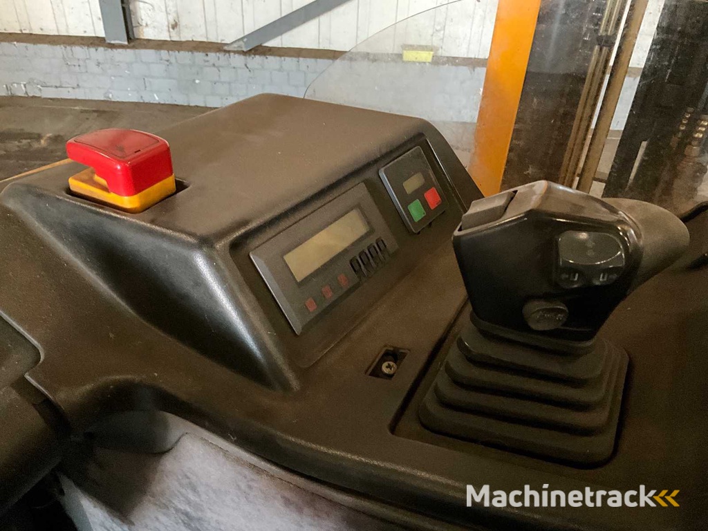 Jungheinrich - 2003 - ETV214 - Reach truck