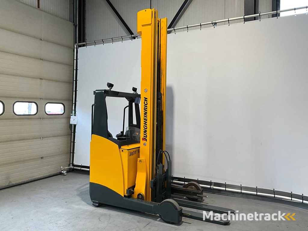 Jungheinrich ETV 320 Reach truck, side-shift, hydraulisch verstelbare lepels, free-lift