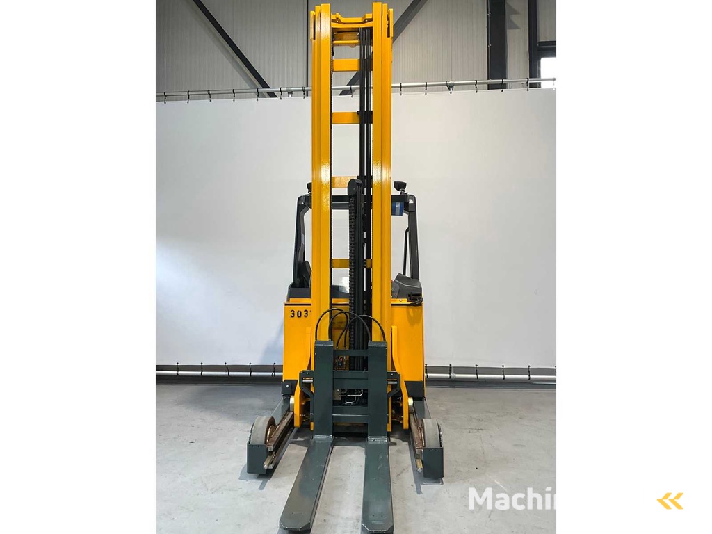 Jungheinrich ETV 320 Reach truck, side-shift, hydraulisch verstelbare lepels, free-lift