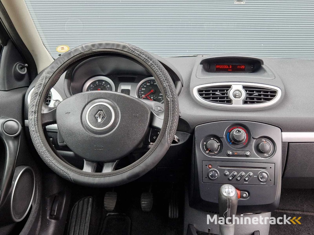 Renault - 2006 - Clio - 1.4-16V Dynam.Luxe - 47-TD-PL