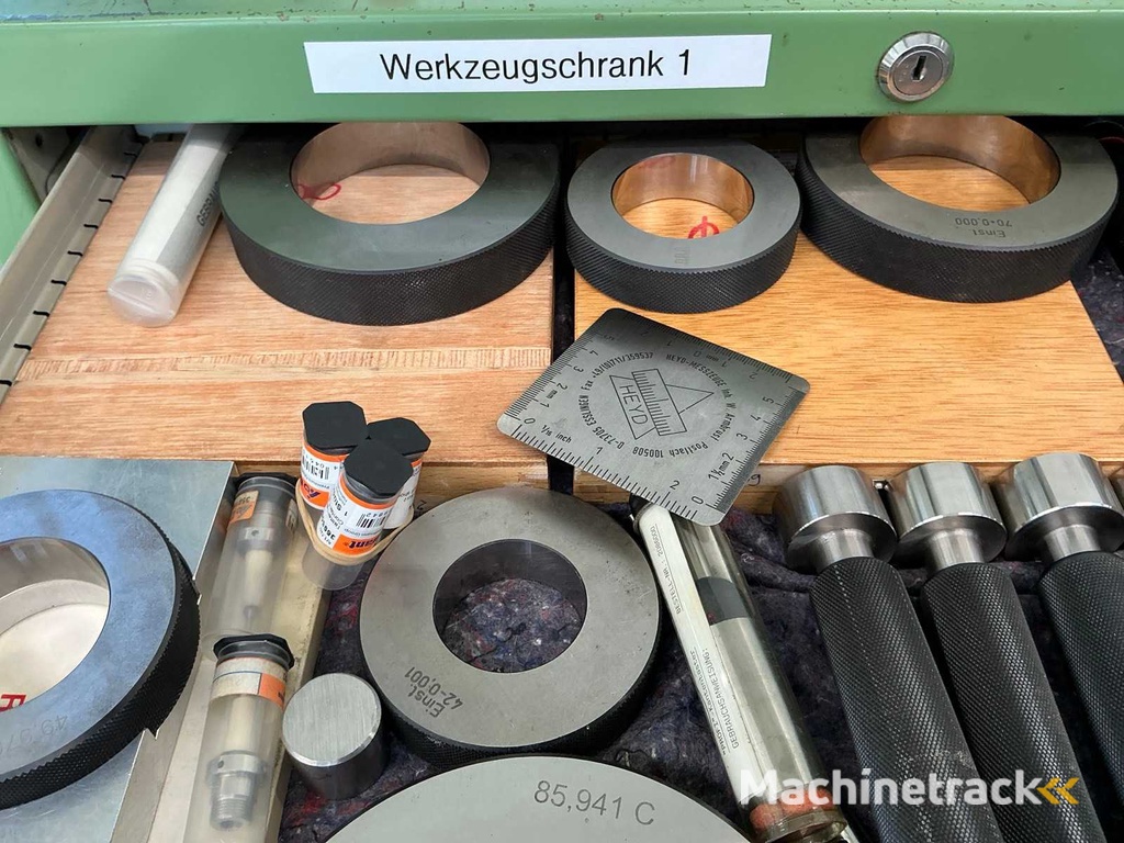 Workshop cabinet with machine tools and accessories