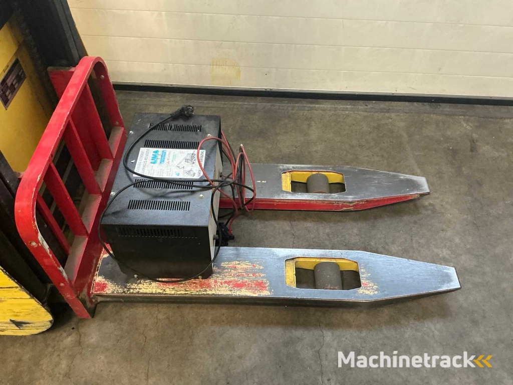 2000 Hyster S1.2-38 Stapelaar