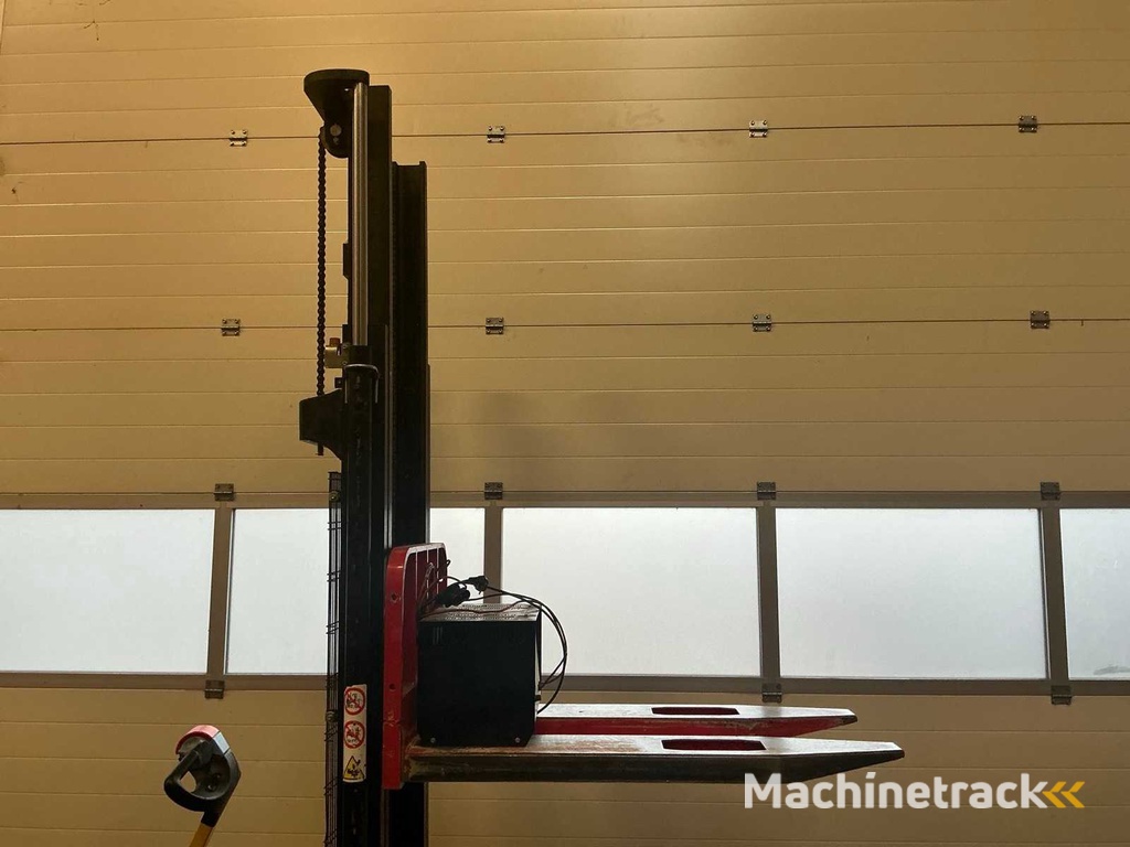 2000 Hyster S1.2-38 Stapelaar