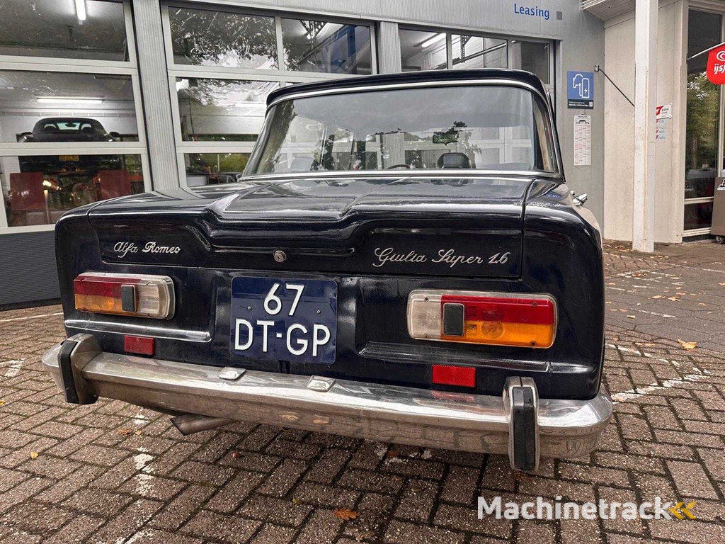 Alfa Romeo - 1973 - Giulia - 1.6 Super - 67-DT-GP - Personenauto