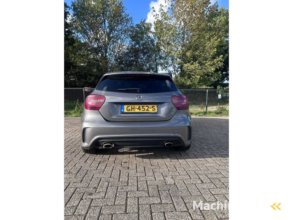 Mercedes-Benz - 2015 - A-klasse - 180 Ambition - GH-452-S